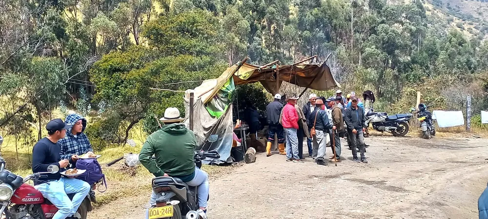 Plantón contra minería y capacitación - Imagen 2